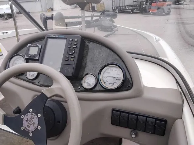 Slide: The Image of Ranger 180 Vs Reata 2005 - 9