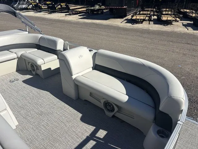 Slide: The Image of Avalon GS Cruise 21 FT 2022 - 10