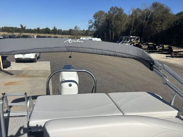 Slide: The Image of Avalon GS Cruise 21 FT 2022 - 13