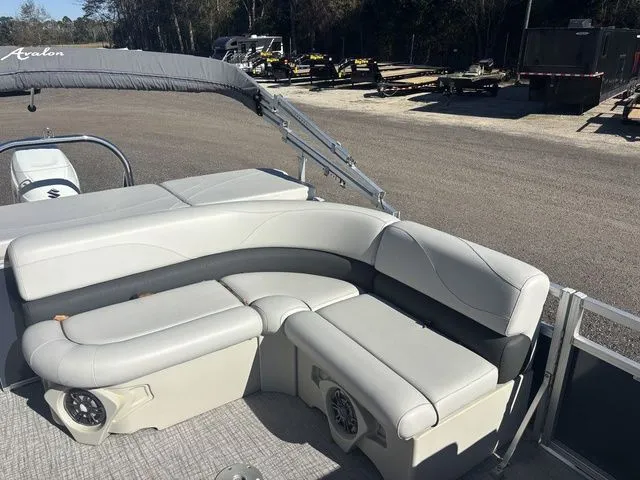 Slide: The Image of Avalon GS Cruise 21 FT 2022 - 14