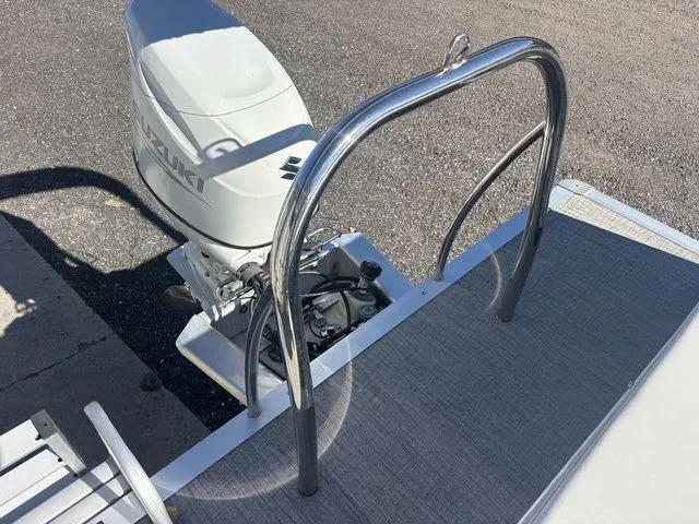 Slide: The Image of Avalon GS Cruise 21 FT 2022 - 18