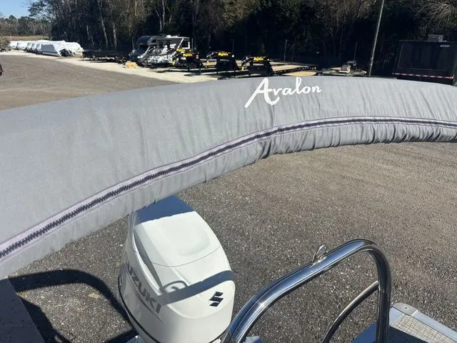 Slide: The Image of Avalon GS Cruise 21 FT 2022 - 21