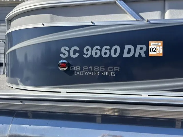 Slide: The Image of Avalon GS Cruise 21 FT 2022 - 26