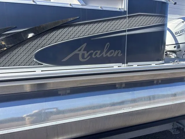 Slide: The Image of Avalon GS Cruise 21 FT 2022 - 27