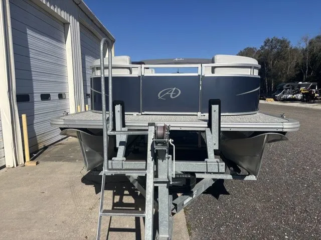 Slide: The Image of Avalon GS Cruise 21 FT 2022 - 4