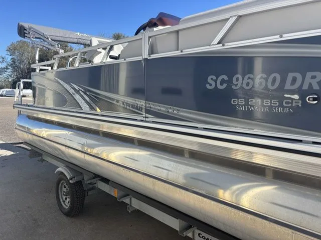 Slide: The Image of Avalon GS Cruise 21 FT 2022 - 6