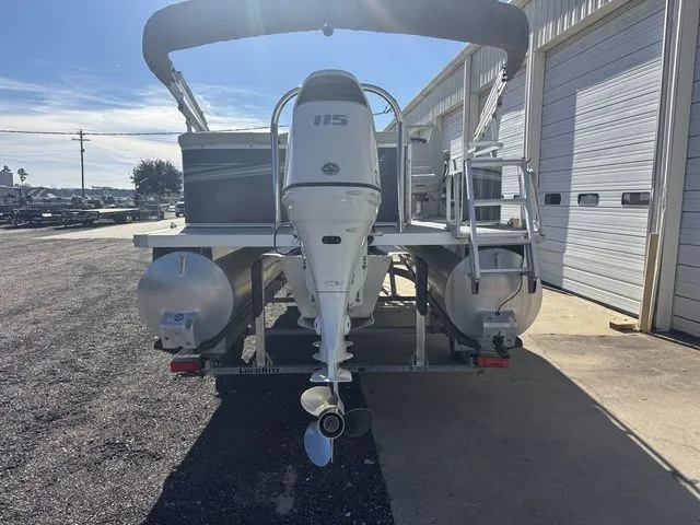 Slide: The Image of Avalon GS Cruise 21 FT 2022 - 8