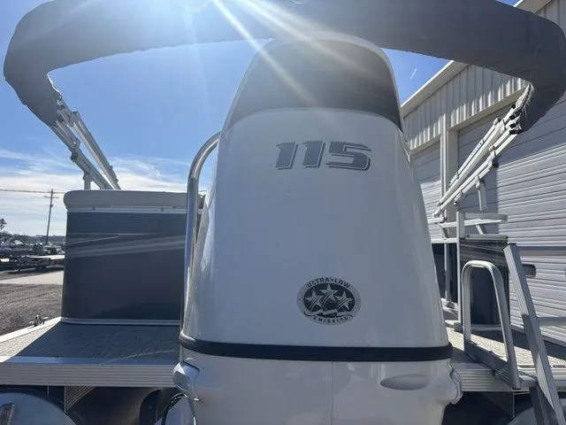 Slide: The Image of Avalon GS Cruise 21 FT 2022 - 9