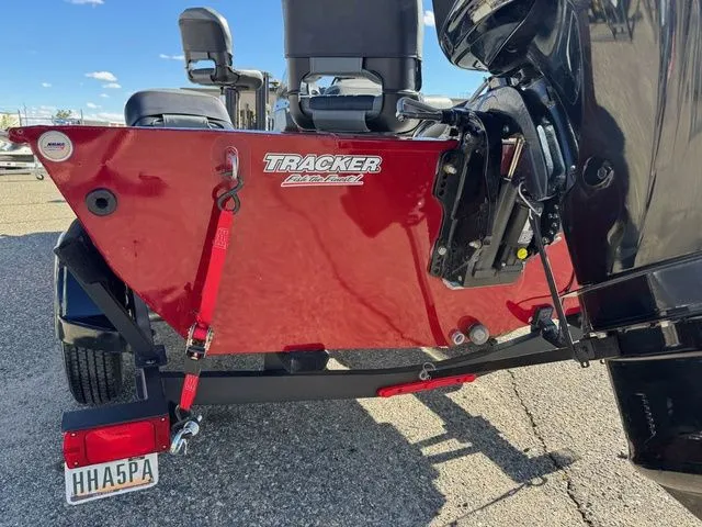 Slide: The Image of Tracker Bass Tracker Classic XL 2021 - 12