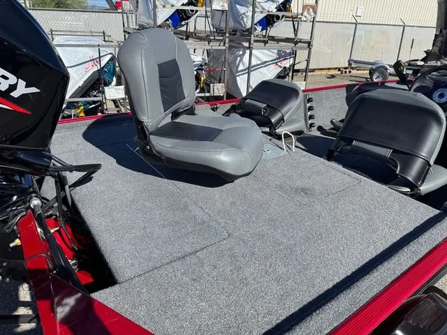 Slide: The Image of Tracker Bass Tracker Classic XL 2021 - 14