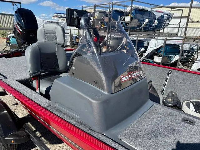 Slide: The Image of Tracker Bass Tracker Classic XL 2021 - 17
