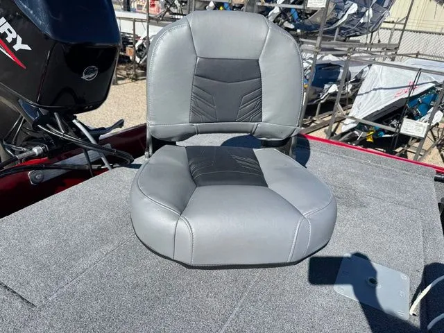 Slide: The Image of Tracker Bass Tracker Classic XL 2021 - 24