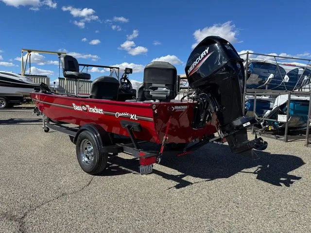 Slide: The Image of Tracker Bass Tracker Classic XL 2021 - 32
