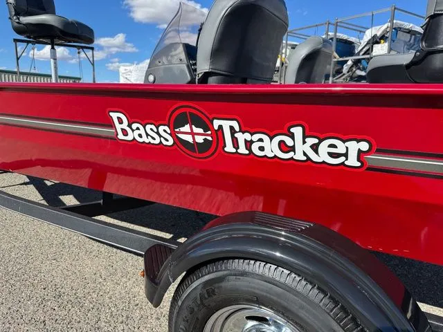 Slide: The Image of Tracker Bass Tracker Classic XL 2021 - 35