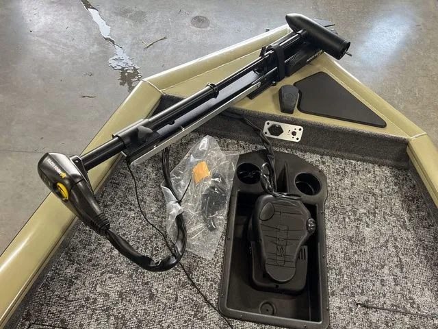 Slide: The Image of Tracker Pro Team 175 2026 - 11