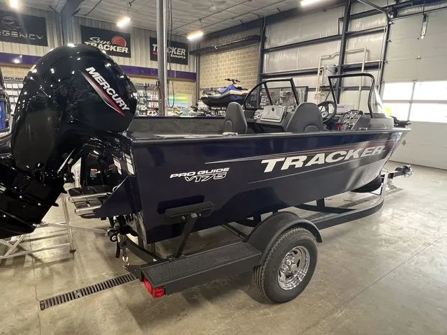 Slide: The Image of Tracker Pro Guide V-175 Combo 2026 - 10