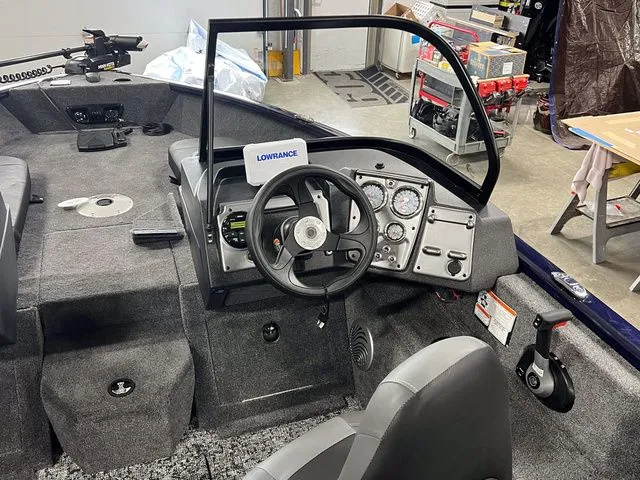 Slide: The Image of Tracker Pro Guide V-175 Combo 2026 - 17