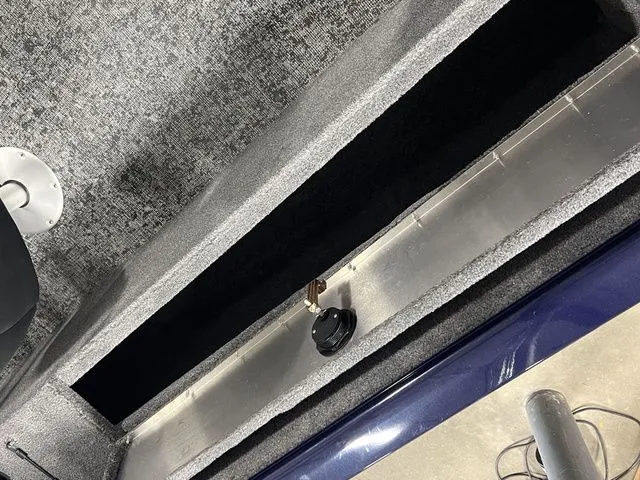 Slide: The Image of Tracker Pro Guide V-175 Combo 2026 - 21