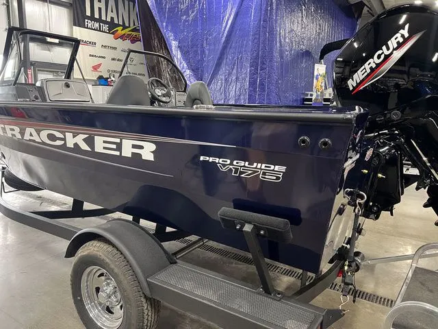 Slide: The Image of Tracker Pro Guide V-175 Combo 2026 - 7