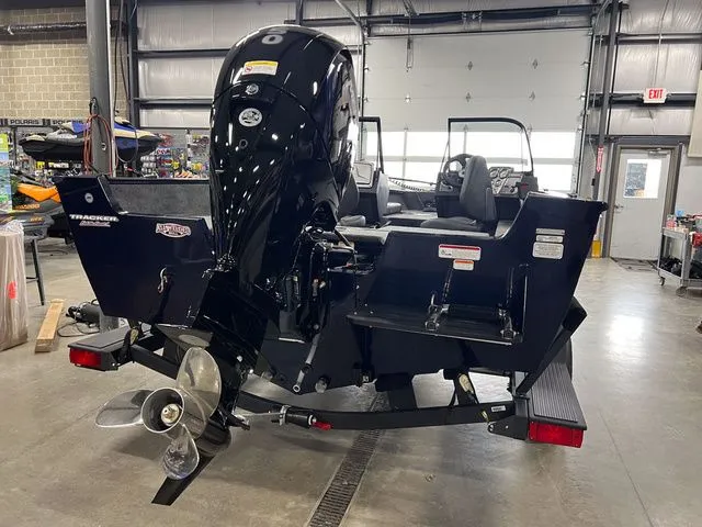 Slide: The Image of Tracker Pro Guide V-175 Combo 2026 - 9