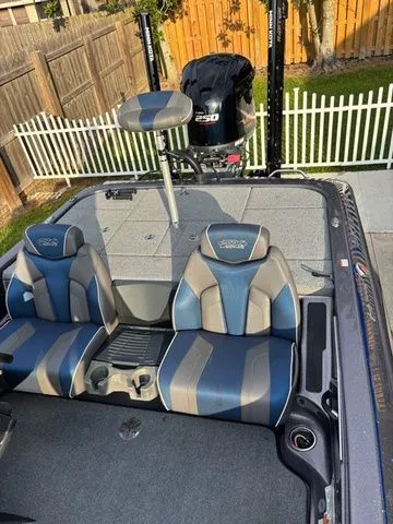 Slide: The Image of Skeeter FX 21 2018 - 4