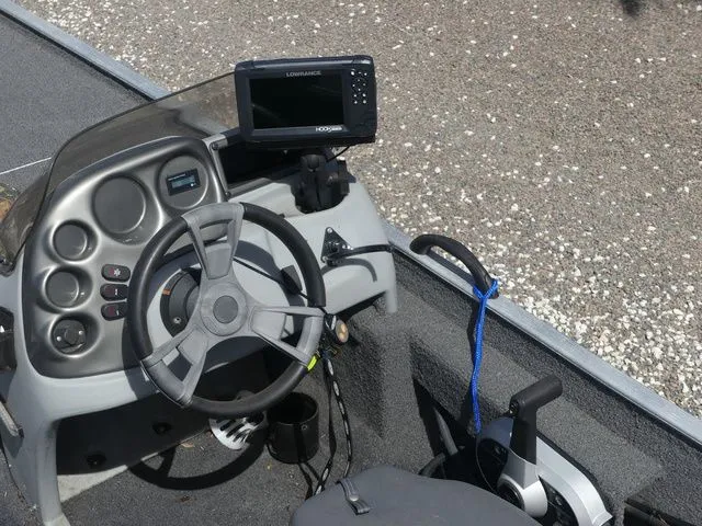 Slide: The Image of Lowe Skorpion 2017 - 18