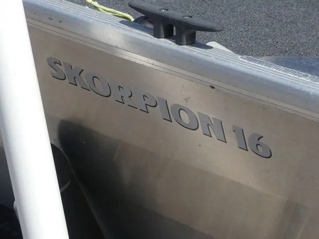 Slide: The Image of Lowe Skorpion 2017 - 8