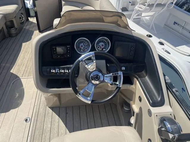 Slide: The Image of Avalon Catalina Cruise 25' 2019 - 6