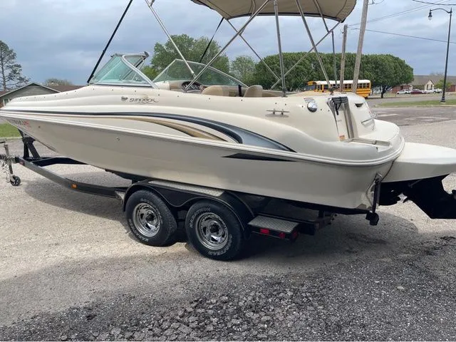 Slide: The Image of Sea Ray 210 Sundeck 2000 - 4