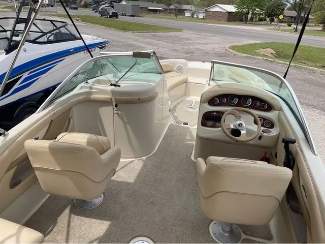 Slide: The Image of Sea Ray 210 Sundeck 2000 - 6