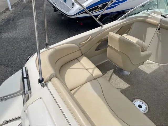 Slide: The Image of Sea Ray 210 Sundeck 2000 - 7