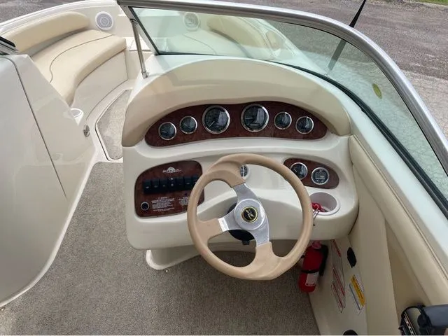 Slide: The Image of Sea Ray 210 Sundeck 2000 - 9