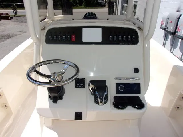 Slide: The Image of Grady-White 231 Coastal Explorer 2024 - 11