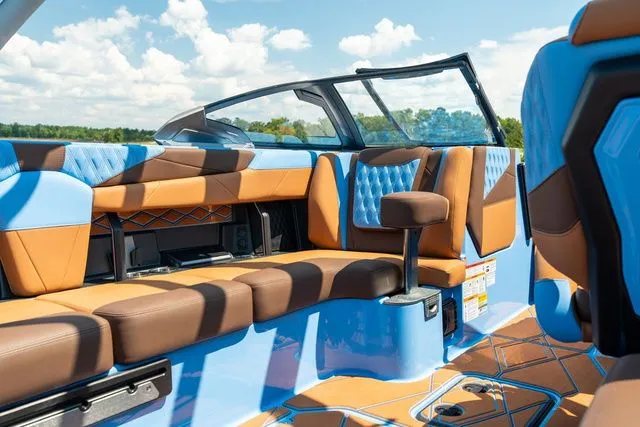 Slide: The Image of Malibu M230 2026 - 10