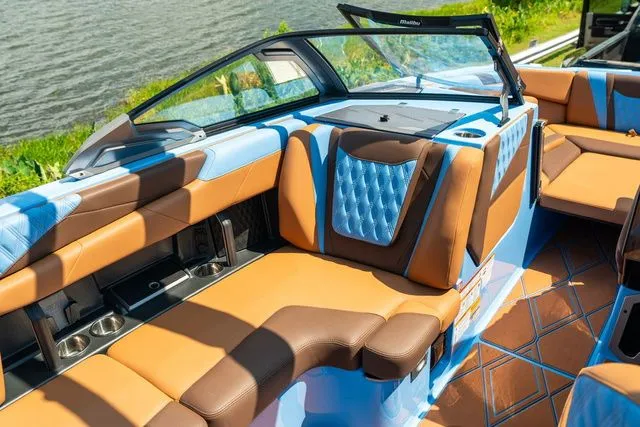 Slide: The Image of Malibu M230 2026 - 11