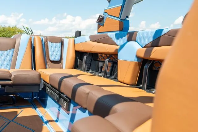 Slide: The Image of Malibu M230 2026 - 26