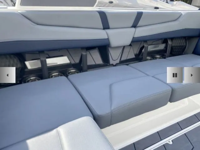 Slide: The Image of Malibu Wakesetter 21 LX 2026 - 13