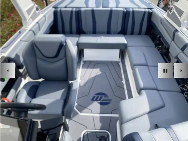 Slide: The Image of Malibu Wakesetter 21 LX 2026 - 19