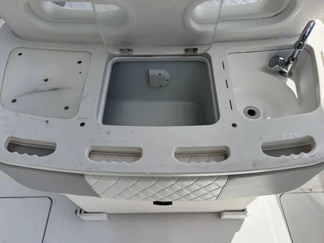 Slide: The Image of BlackWater 36 Sportfish 2014 - 16