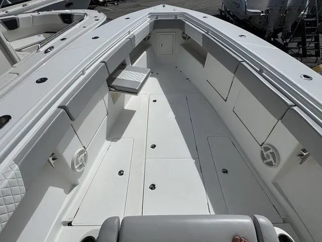 Slide: The Image of BlackWater 36 Sportfish 2014 - 27