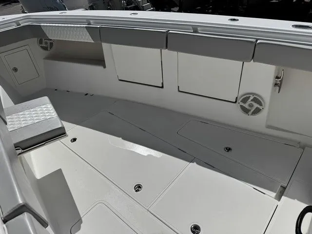 Slide: The Image of BlackWater 36 Sportfish 2014 - 28