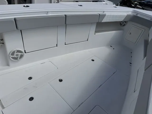 Slide: The Image of BlackWater 36 Sportfish 2014 - 30