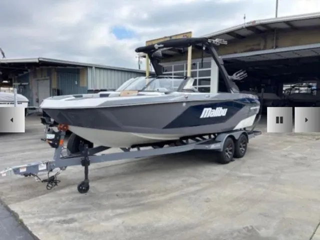 Slide: The Image of Malibu Wakesetter 21 LX 2026 - 2