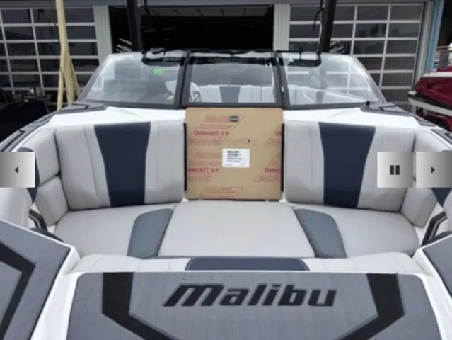 Slide: The Image of Malibu Wakesetter 21 LX 2026 - 6