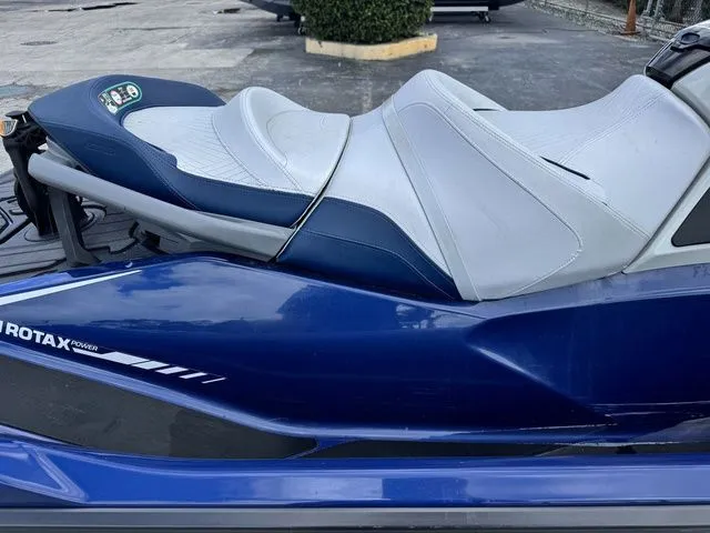 Slide: The Image of Sea-Doo GTX 2023 - 10