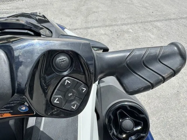 Slide: The Image of Sea-Doo GTX 2023 - 14