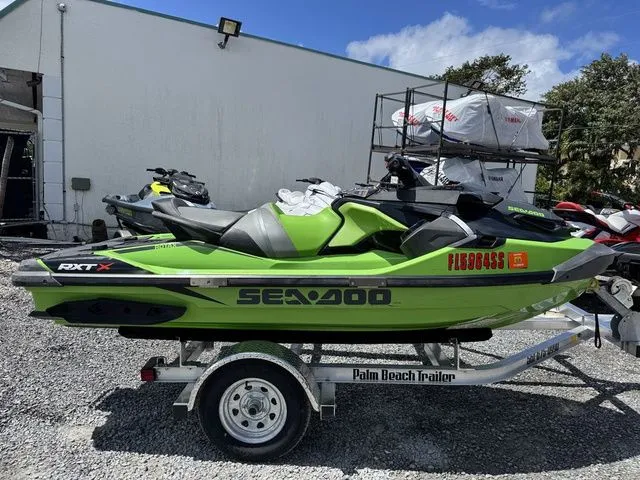 The Image of Sea-Doo RXT-X 300 IBR & Sound System Eclipse Black And L 2020 - 1