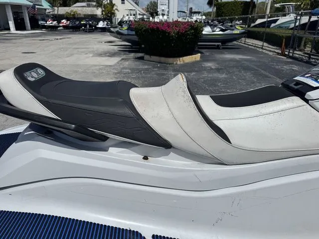 Slide: The Image of Yamaha VX Deluxe 2022 - 10