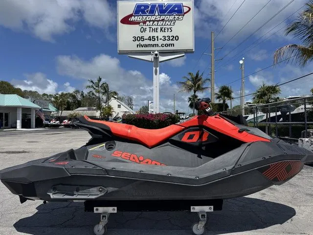 The Image of Sea-Doo Spark Trixx 3-Up Rotax 900 H.O. ACE Ibr With A 2022 - 1