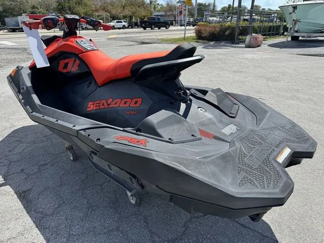 Slide: The Image of Sea-Doo Spark Trixx 3-Up Rotax 900 H.O. ACE Ibr With A 2022 - 7